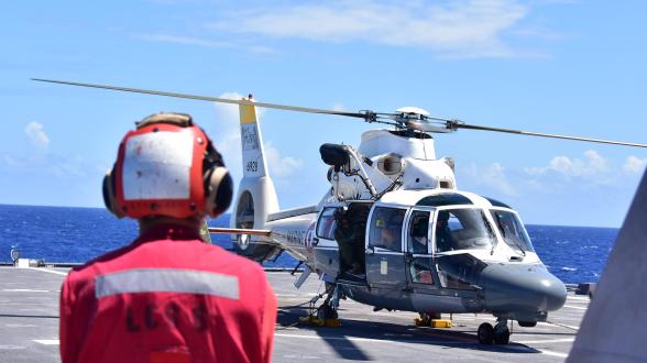  FAPF – Coopération opérationnelle des FAPF avec un bâtiment de l’US Navy FAPF 