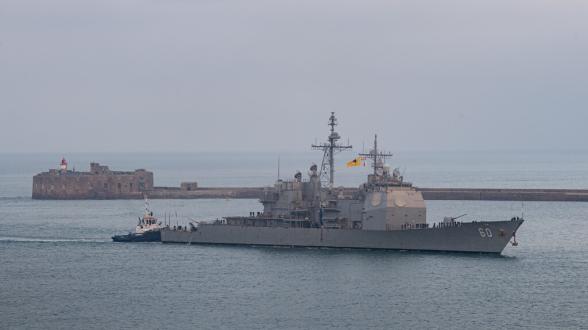 Escale de la frégate USS Normandy à Cherbourg 
