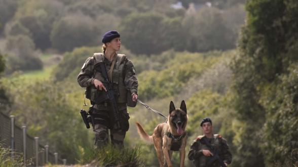  Matelot Léa - Fusilier marin spécialisé cynotechnicien.