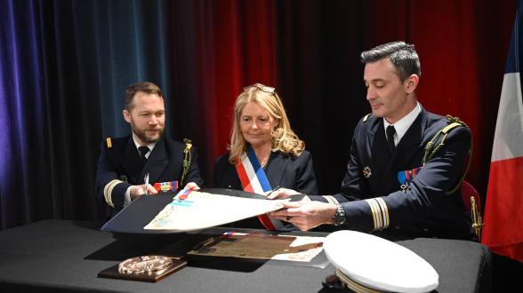Parrainage du sous-marin nucléaire d’attaque Suffren par la ville de Saint-Tropez