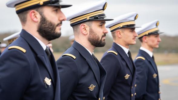  Quatre nouveaux pilotes d’hélicoptères pour l’aéronautique navale