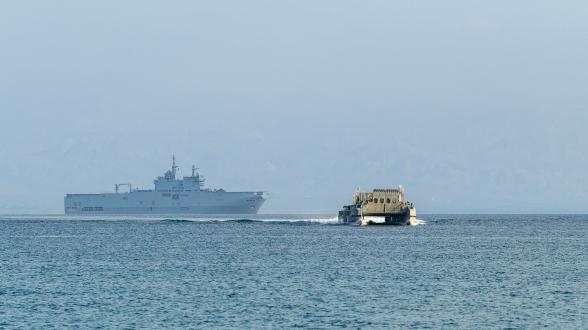  Mission Jeanne d’Arc : débarquement amphibie et manœuvre tactique dans le désert djiboutien pour les officiers-élèves