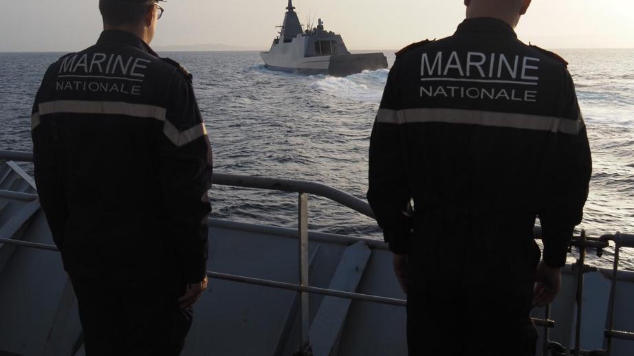 ASIE 23 – Coopération entre la frégate japonaise Kumano et la FS Prairial 