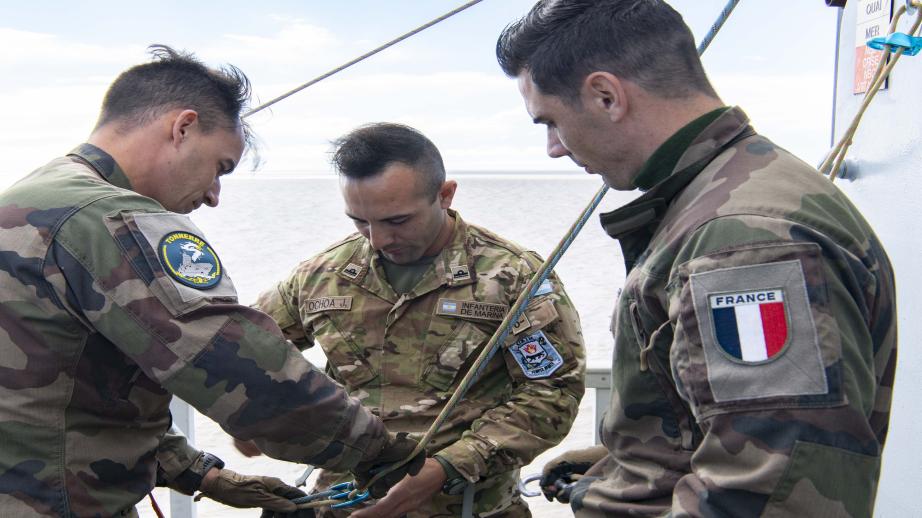  Exercices conjoints pour le groupe Jeanne d’Arc avec la Marine argentine 