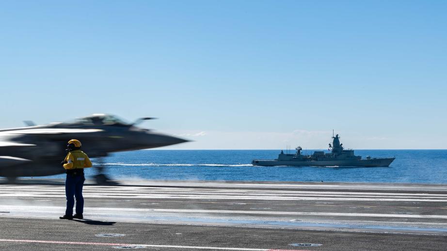 Rafale au décollage sur le Charles de Gaulle