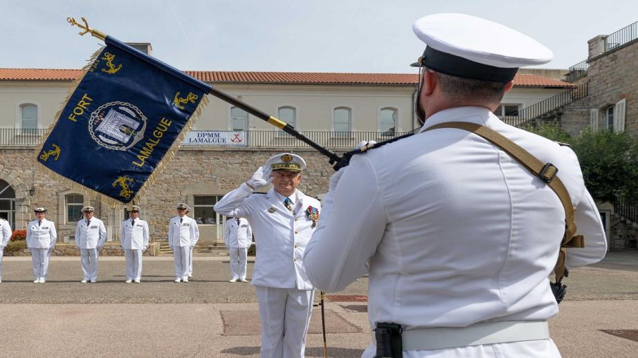 Remise de fanion et prise de commandement de la FRS « Formation » au fort Lamalgue