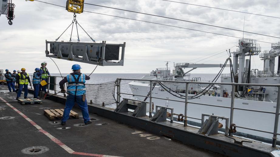 Transfert de missile Aster depuis le Charles de Gaulle