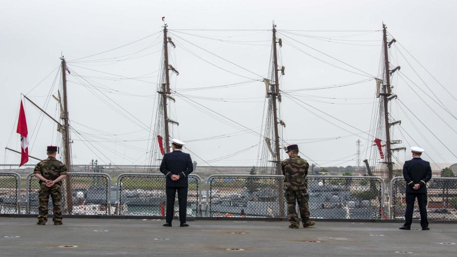  JDA - Une force navale franco-péruvienne s’entraine sous menace sous-marine 