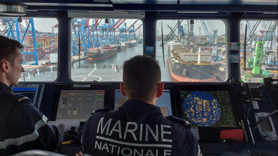 Vue du poste de pilotage d'un bateau