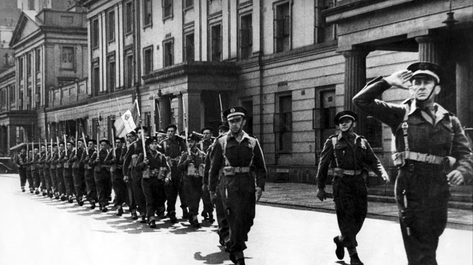 Défilé du 14 juillet 1942 à Londres. Philippe Kieffer à la tête de ses hommes