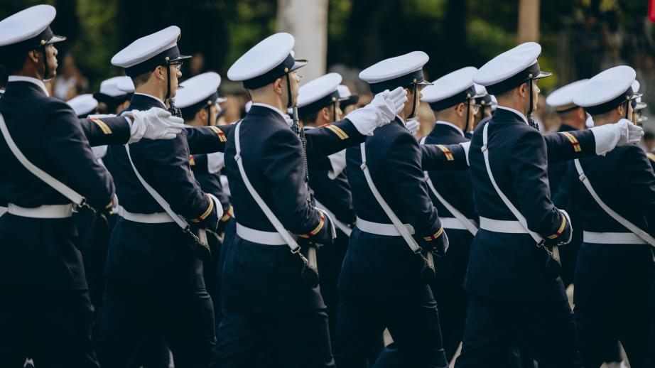 Défilé des troupes sur les Champs-Élysées.