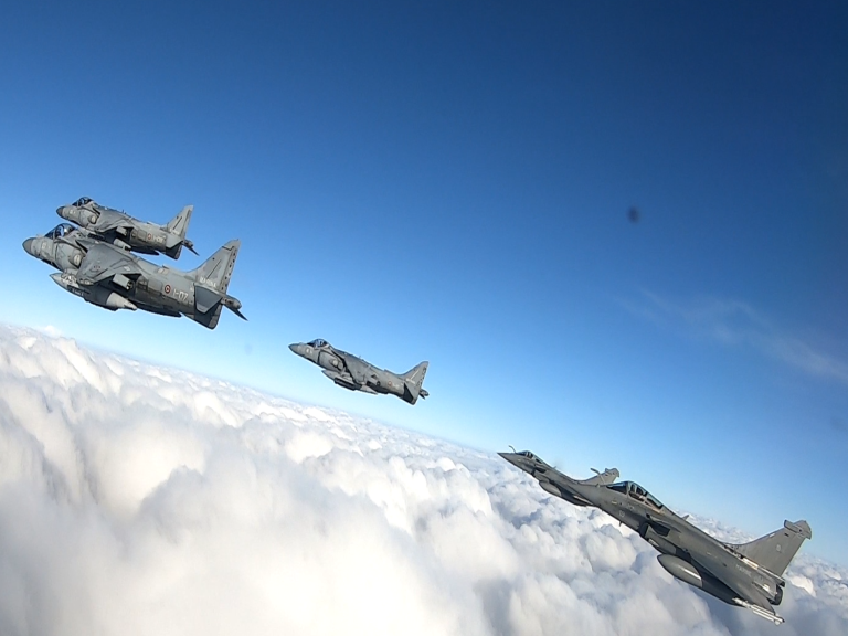 3RFM + 3 AV8