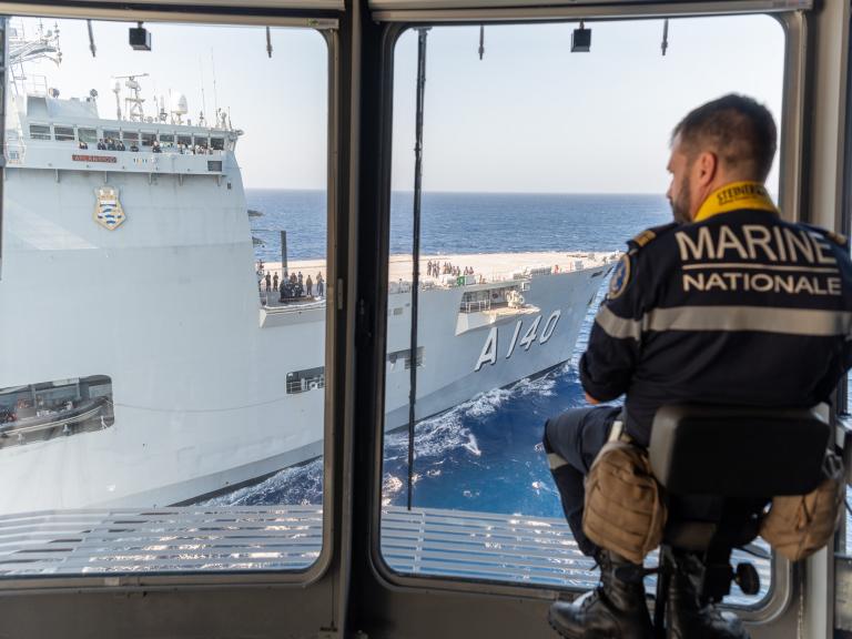 Déjà 100 ravitaillements à la mer pour le Jacques Chevallier