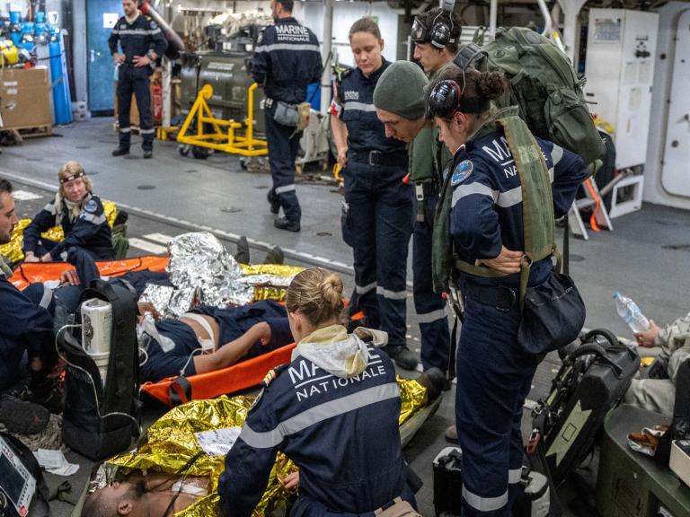 Marins en entraînement à bord du Charles de Gaulle