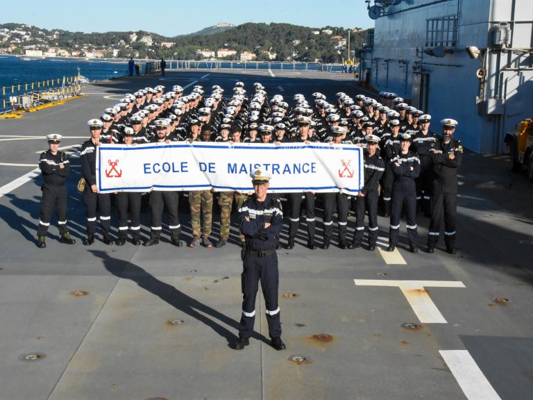  Maistrance embarque à bord du porte-hélicoptères amphibie Dixmude 
