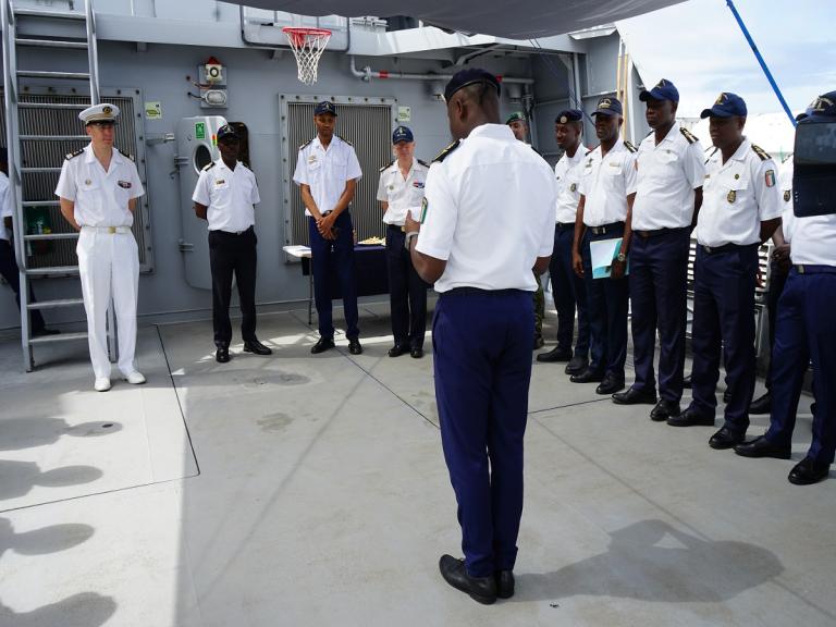 Atlantique – Deux navires français participent à la mise en condition opérationnelle du patrouilleur ivoirien Espérance 