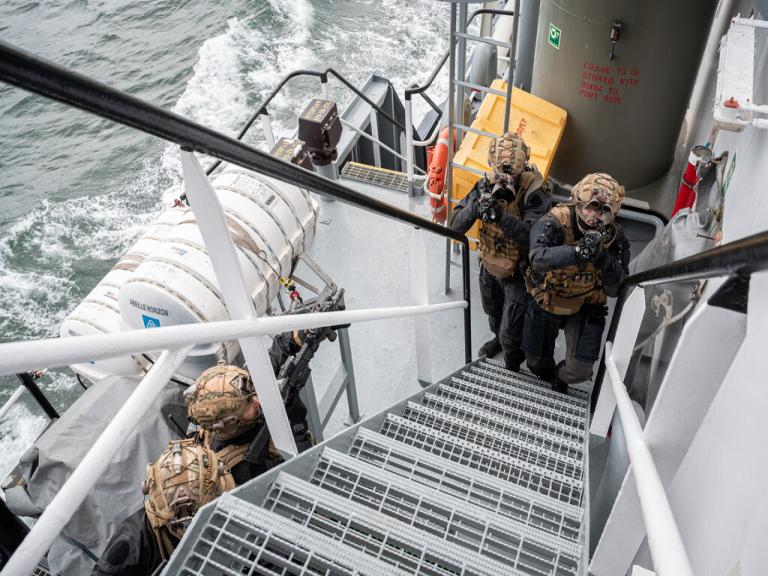 Exercice de contre-terrorisme maritime à bord de l’Abeille Horizon en Baie de Seine 
