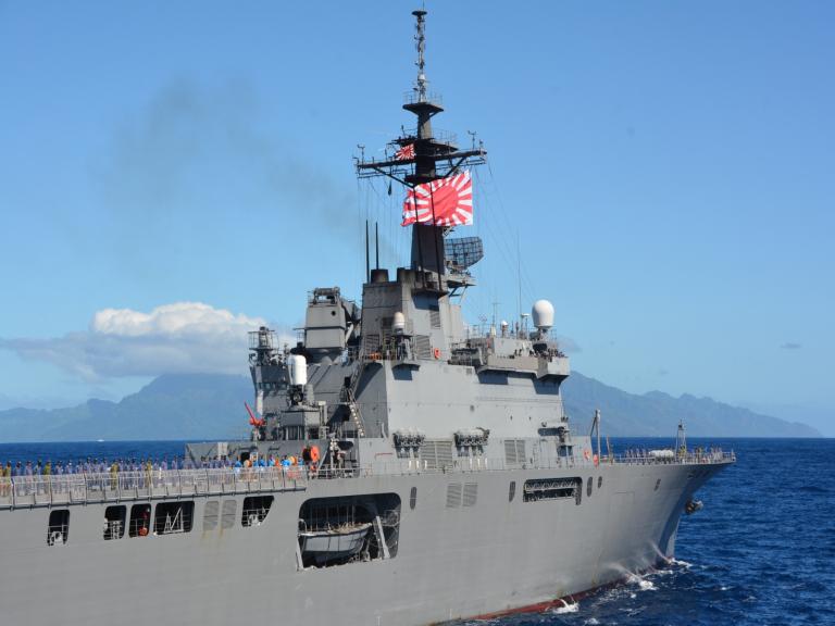 FAPF - Le BSAOM Bougainville interagit avec le LST Kunisaki 