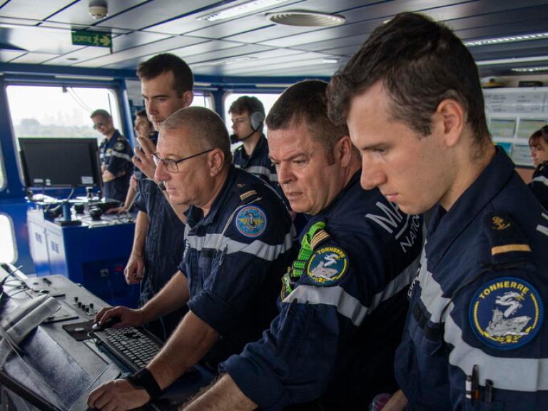 JDA 24 Le Task Group franchit le canal de Panama