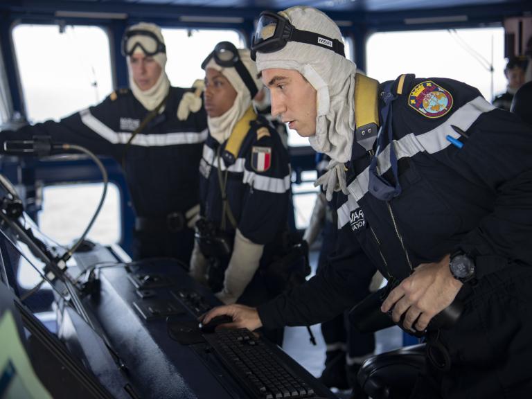 Les midships à la manœuvre pour Etendard, point final de la mission JDA 24 